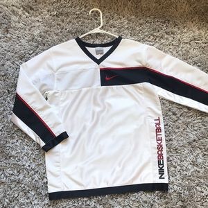 EUC - Nike long-sleeved basketball sport shirt
